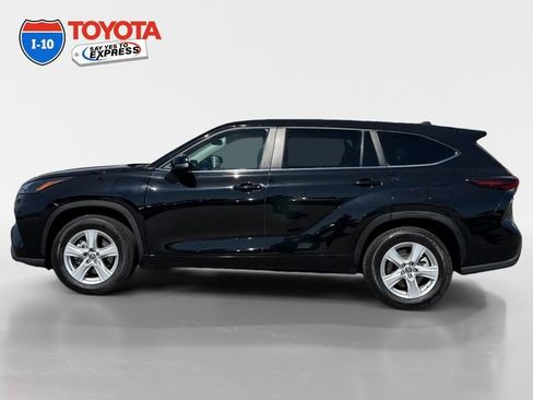 Certified 2024 Toyota Highlander LE image 2