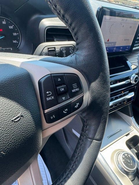 Used 2023 Ford Explorer Limited w/ Equipment Group 301A AWD/4WD image 20