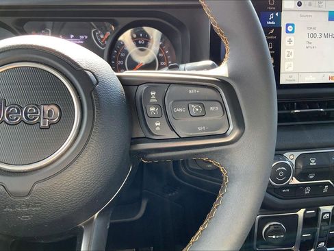 Certified 2024 Jeep Wrangler Willys image 22