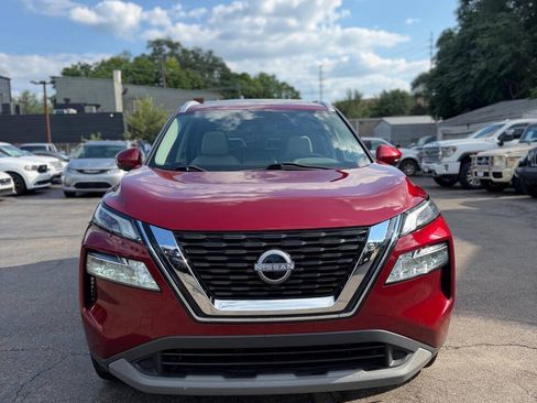 Used 2022 Nissan Rogue SV w/ SV Premium Package FWD image 3