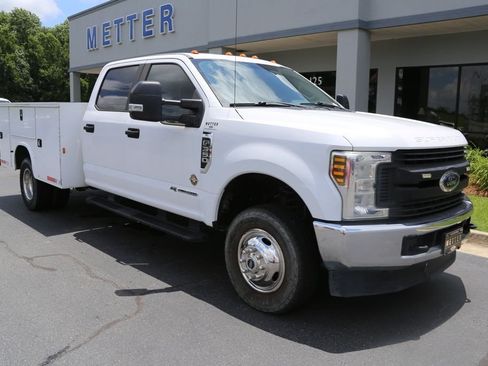 Used 2018 Ford F350 XL w/ Power Equipment Group AWD/4WD image 2