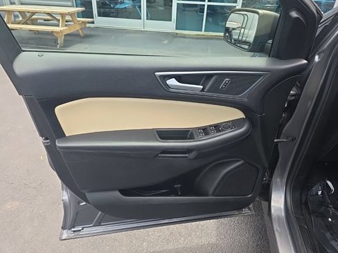Used 2024 Ford Edge SE w/ Cargo Accessory Package AWD/4WD image 8