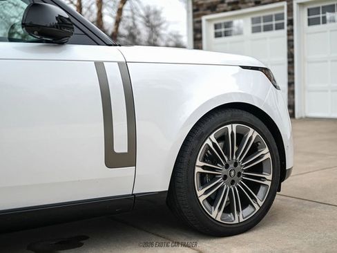 Used 2025 Land Rover Range Rover SE image 61
