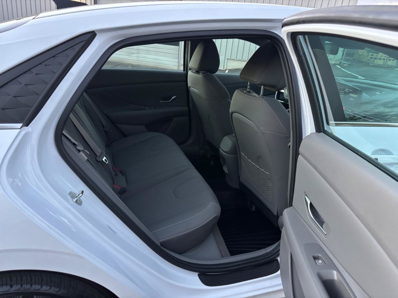 Used 2024 Hyundai Elantra SEL w/ Convenience Package FWD image 20