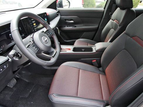 New 2025 Nissan Kicks SR image 6