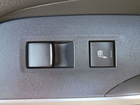 Used 2021 Toyota RAV4 Limited image 17