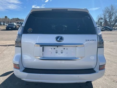 Used 2021 Lexus GX 460 Premium w/ Premium Package image 4