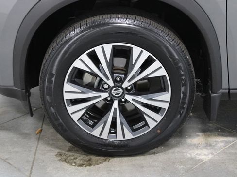 Used 2021 Nissan Rogue SV FWD image 17