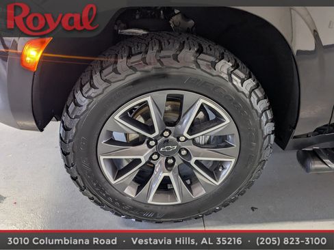 Used 2023 Chevrolet Tahoe Z71 w/ Luxury Package AWD/4WD image 31