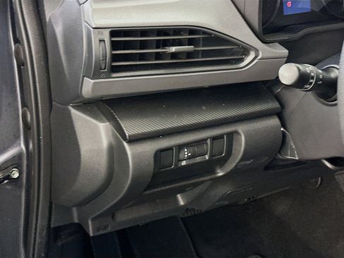 Used 2024 Subaru Crosstrek 2.0i Premium image 17