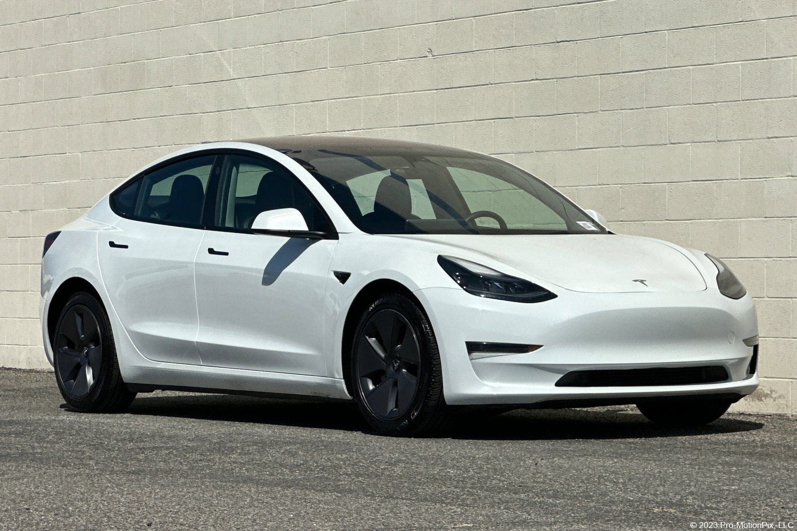 Used 2023 Tesla Model 3 Standard Range RWD image 1