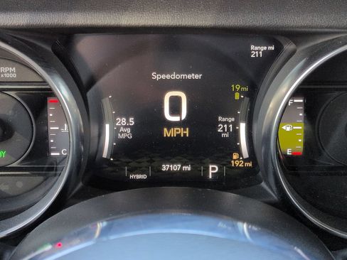 Used 2023 Jeep Wrangler Unlimited Sahara w/ Cold Weather Group AWD/4WD image 28