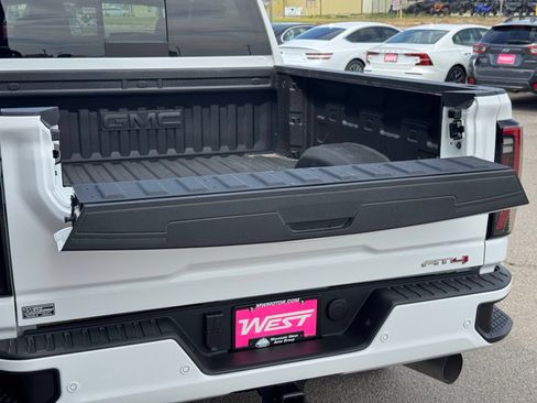 Used 2025 GMC Sierra 3500 AT4 w/ AT4 Premium Plus Package AWD/4WD image 11