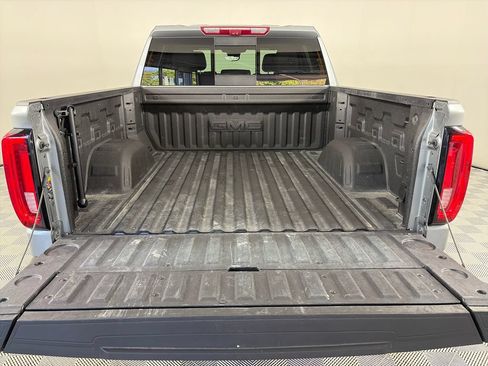 Used 2025 GMC Sierra 1500 AT4 w/ Technology Package AWD/4WD image 28