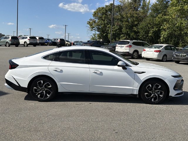Certified 2025 Hyundai Sonata SEL AWD/4WD image 14