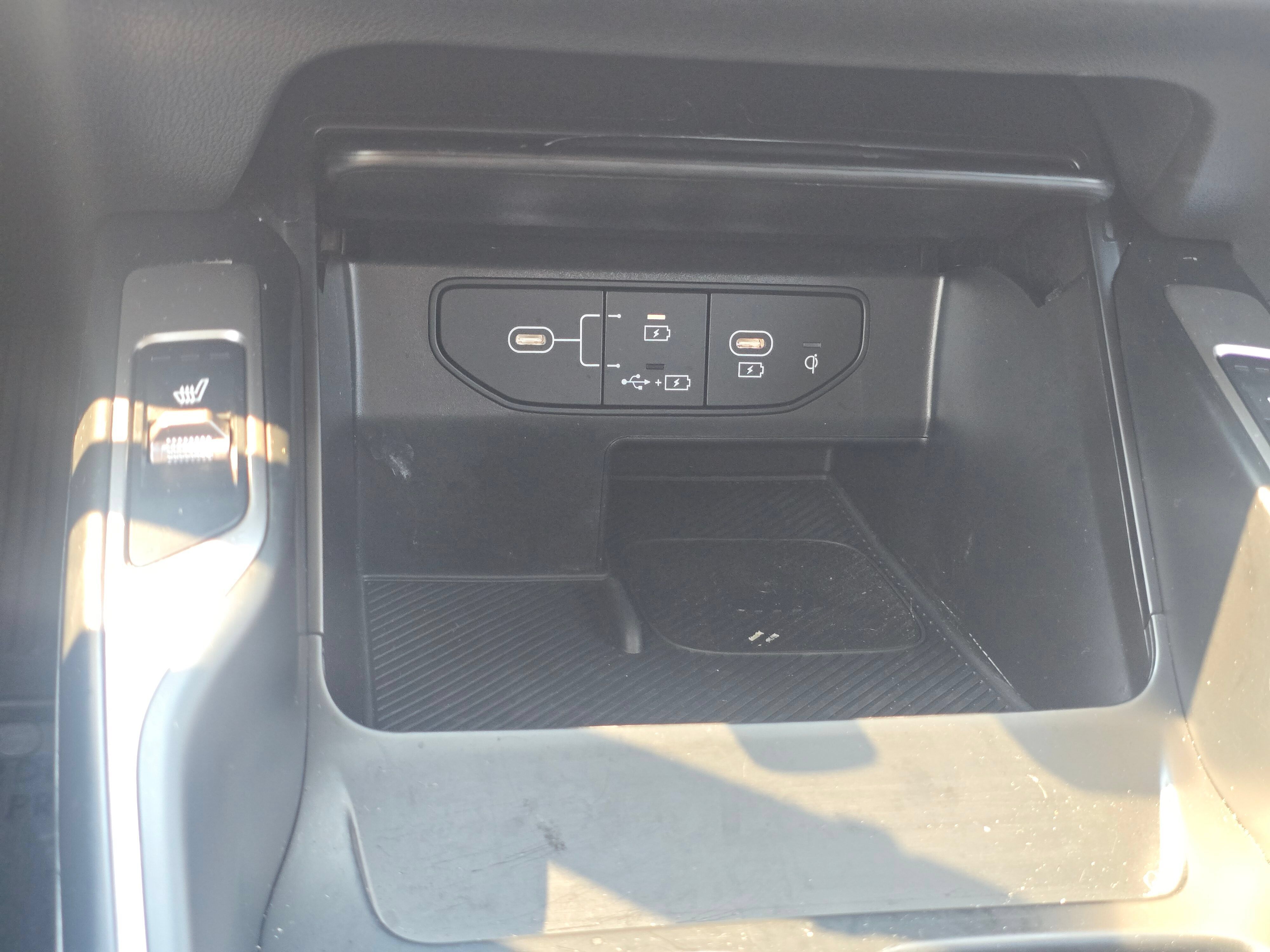 Used 2025 Kia Sorento EX AWD/4WD image 30