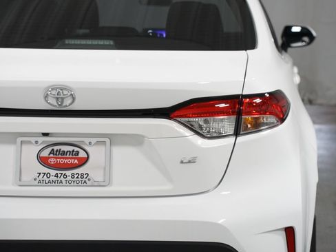 Used 2025 Toyota Corolla LE FWD image 10