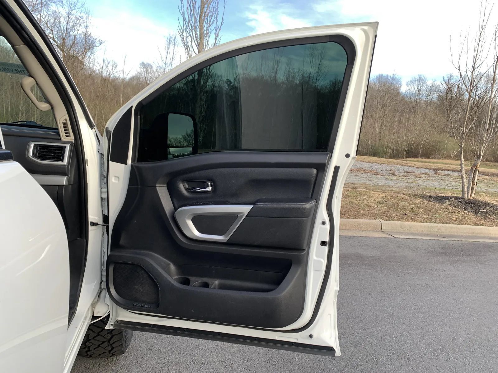 Used 2018 Nissan Titan PRO-4X w/ Pro-4x Utility Package AWD/4WD image 31