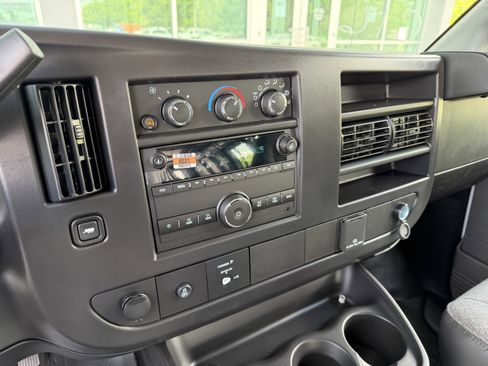 New 2026 Chevrolet Express 3500 Extended RWD image 18