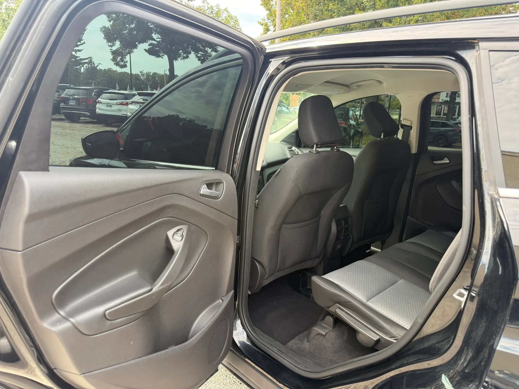 Used 2018 Ford Escape SE FWD image 12
