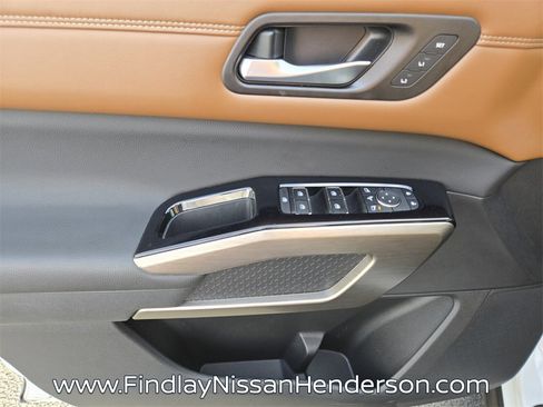 Used 2023 Nissan Pathfinder Platinum w/ Cargo Package image 19