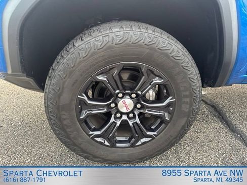 Used 2023 GMC Canyon Elevation w/ Elevation Premium Package AWD/4WD image 9