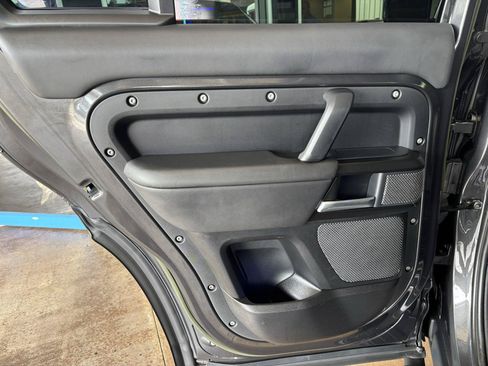 Used 2023 Land Rover Defender 110 V8 AWD/4WD image 30