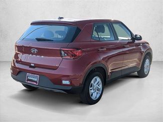 New 2025 Hyundai Venue SE video 2