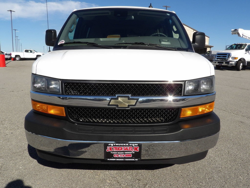 Used 2021 Chevrolet Express 3500 LT w/ LT Preferred Equipment Group RWD image 10