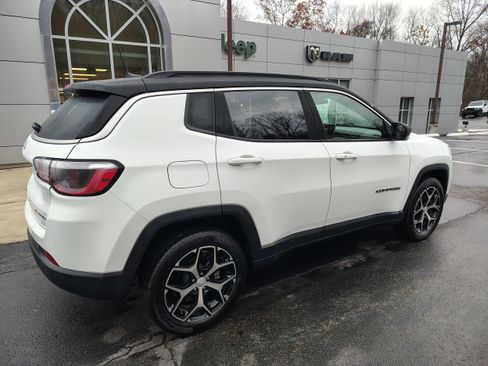 Certified 2024 Jeep Compass Limited image 13