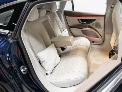 Used 2022 Mercedes-Benz EQS AMG 4MATIC image 22