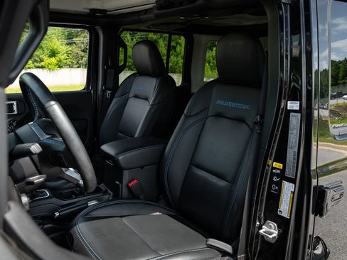 Used 2021 Jeep Wrangler Unlimited Rubicon 4xe w/ Cold Weather Group AWD/4WD image 15