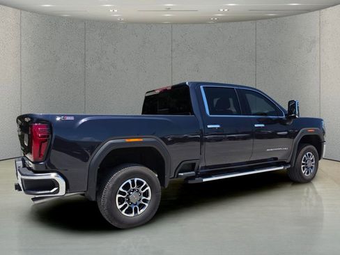 Used 2025 GMC Sierra 3500 SLT w/ SLT Convenience Package AWD/4WD image 3