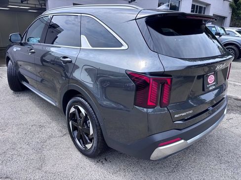 Used 2025 Kia Sorento SX Prestige AWD/4WD image 3
