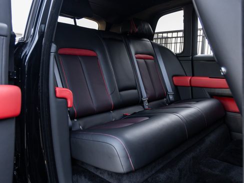 Used 2025 Rolls-Royce Cullinan image 48