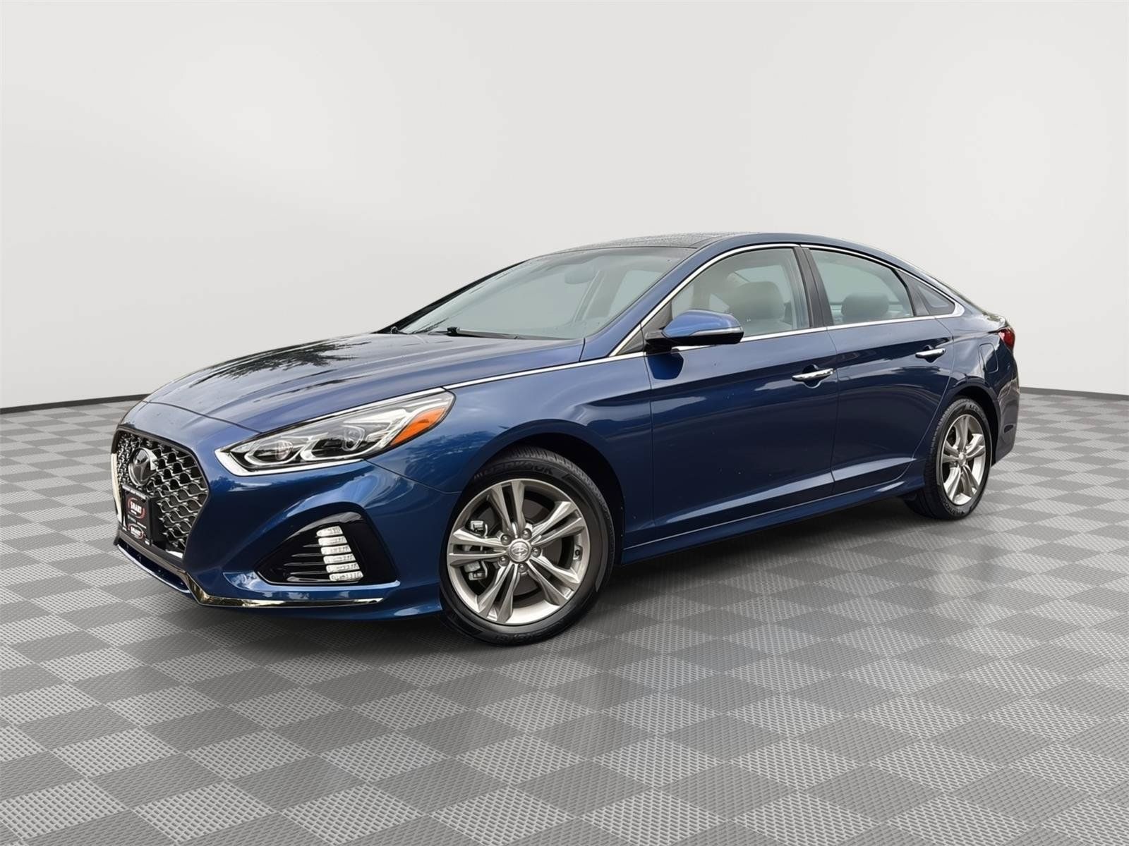 Used 2019 Hyundai Sonata Limited w/ Ultimate Package 04 FWD image 1