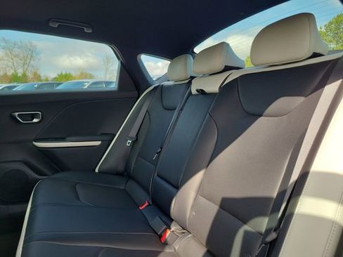 New 2026 Kia K4 GT-Line image 8