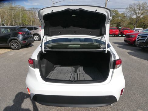 Used 2023 Toyota Corolla LE image 7