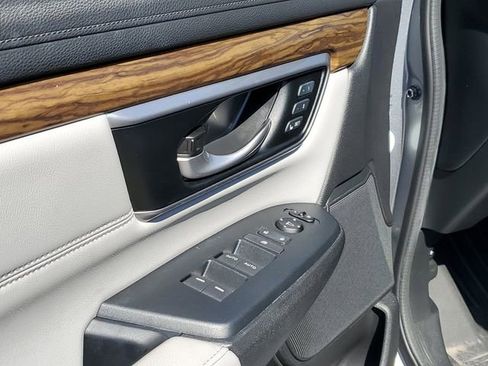 Used 2019 Honda CR-V Touring image 19