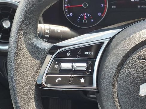 Used 2023 Kia Forte LXS w/ LXS Technology Package FWD image 8