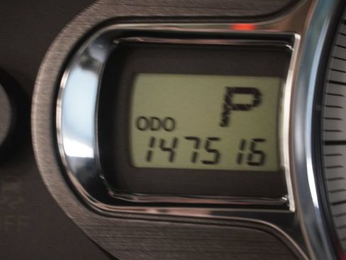 Used 2013 Toyota Sienna SE FWD image 9