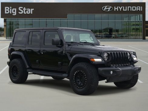 Used 2021 Jeep Wrangler Unlimited Sahara w/ Dual Top Group AWD/4WD image 6