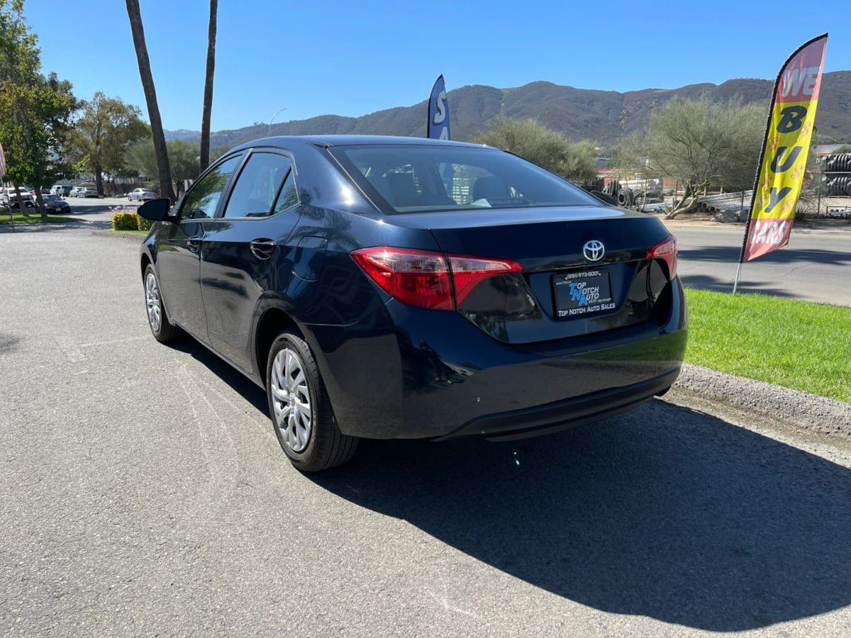 Used 2019 Toyota Corolla LE w/ Carpet Mat Package (TMS) FWD image 8