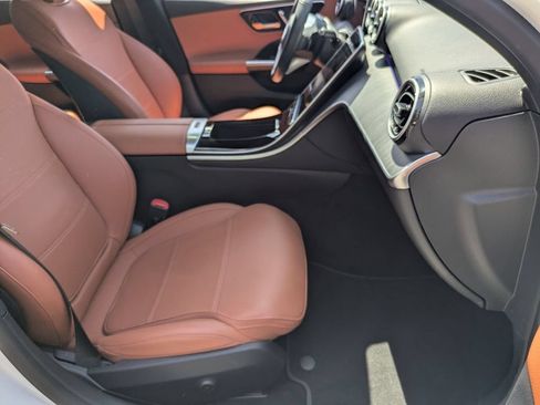 Used 2025 Mercedes-Benz C 300 4MATIC Sedan image 27