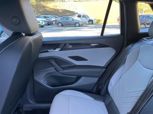 New 2026 Volkswagen Tiguan SE R-Line AWD/4WD image 14
