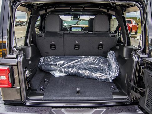 New 2026 Jeep Wrangler Unlimited Rubicon w/ Safety Group image 7