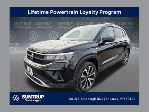 Used 2022 Volkswagen Taos SE image 1