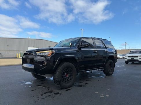 Certified 2024 Toyota 4Runner SR5 Premium w/ Moonroof Package image 3
