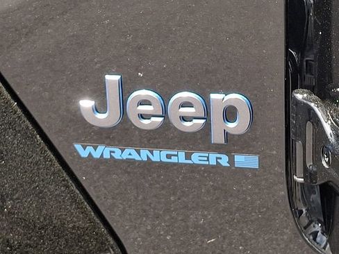 Used 2025 Jeep Wrangler Unlimited Sahara w/ Safety Group AWD/4WD image 30