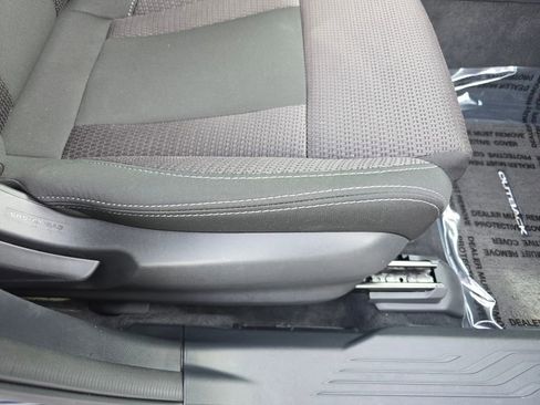 Used 2025 Subaru Outback Premium image 17